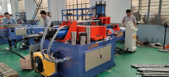 Máquina de redução de inclinação de tubos de caldeira de várias estações Máquina de formação de tubos espirais quadrados de aço